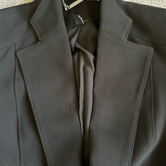 White House black market WHBM black cropped blazer size 0 - Picture 8 of 9